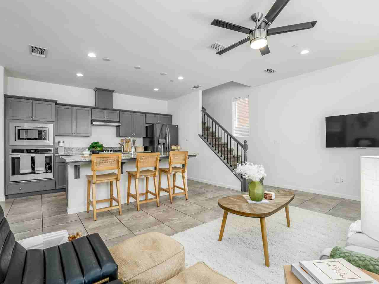 900 Lassen Ln W #MAIN - Photo 3 of 9