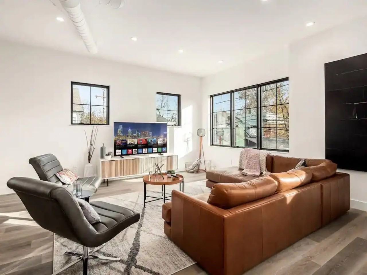 466 South Ln #1 - Photo 3 of 20