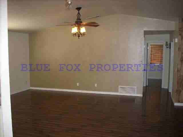 2601 W Flamebrook Rd - Photo 2 of 7