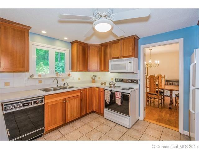 3 Watson Dr - Photo 3 of 37