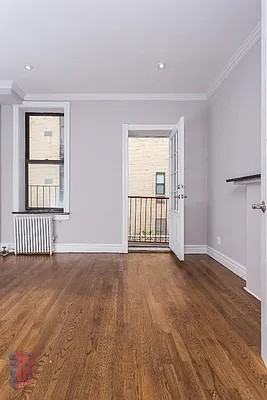 216 East 25th Street ##3RW - Photo 2 of 8
