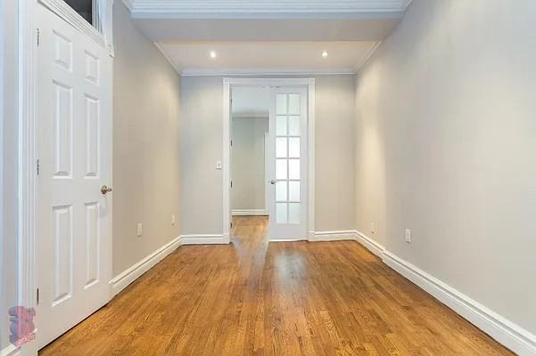 216 East 25th Street ##3RW - Photo 3 of 8