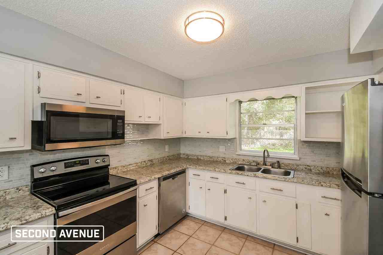 1189 Santiago Dr - Photo 2 of 20