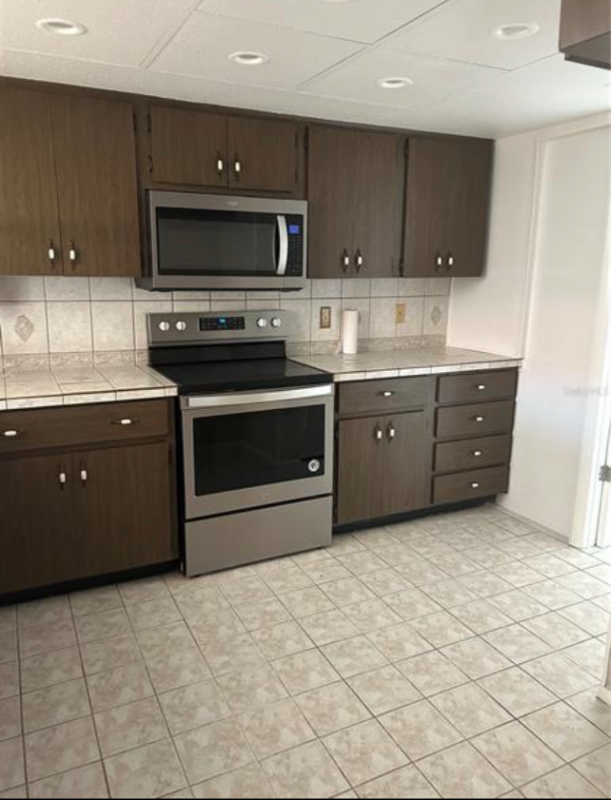 2574 59th Ave S - Photo 3 of 11