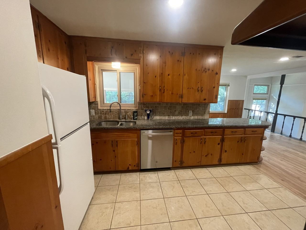 2800 Oakhaven Dr #NA - Photo 3 of 12