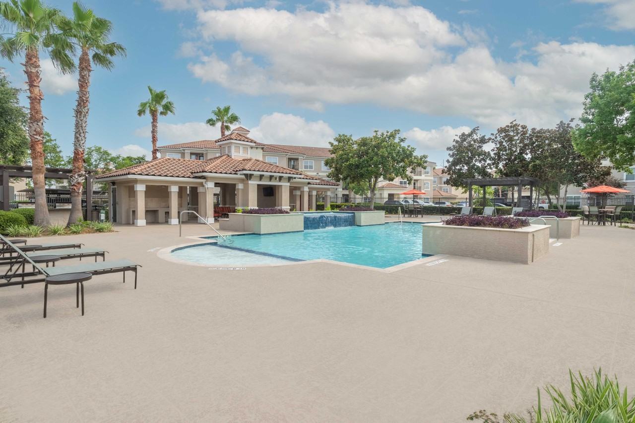 Century South Shore - Photo 2 of 29