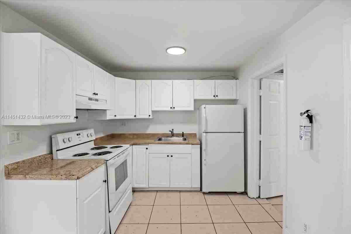 5064 Eadie Pl - Photo 2 of 8