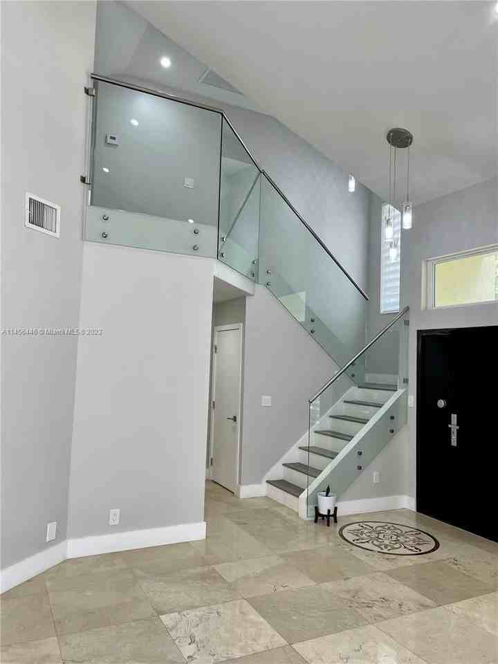 2921 Bogota Ave - Photo 3 of 8