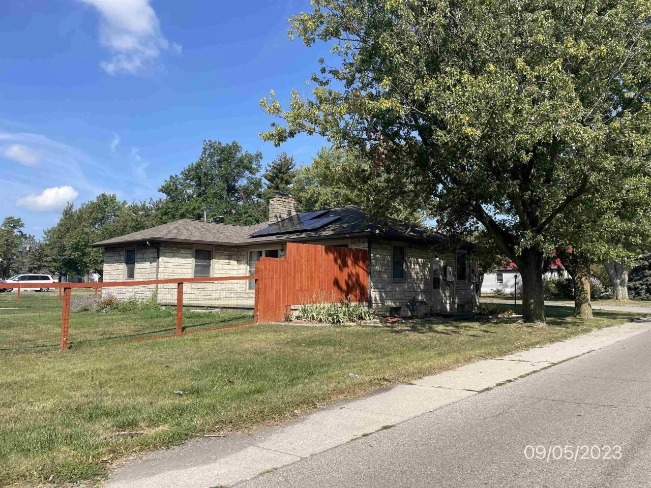 13532 Third St - Photo 2 of 16