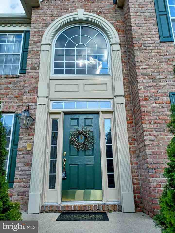 8137 Showcase Ct - Photo 2 of 49