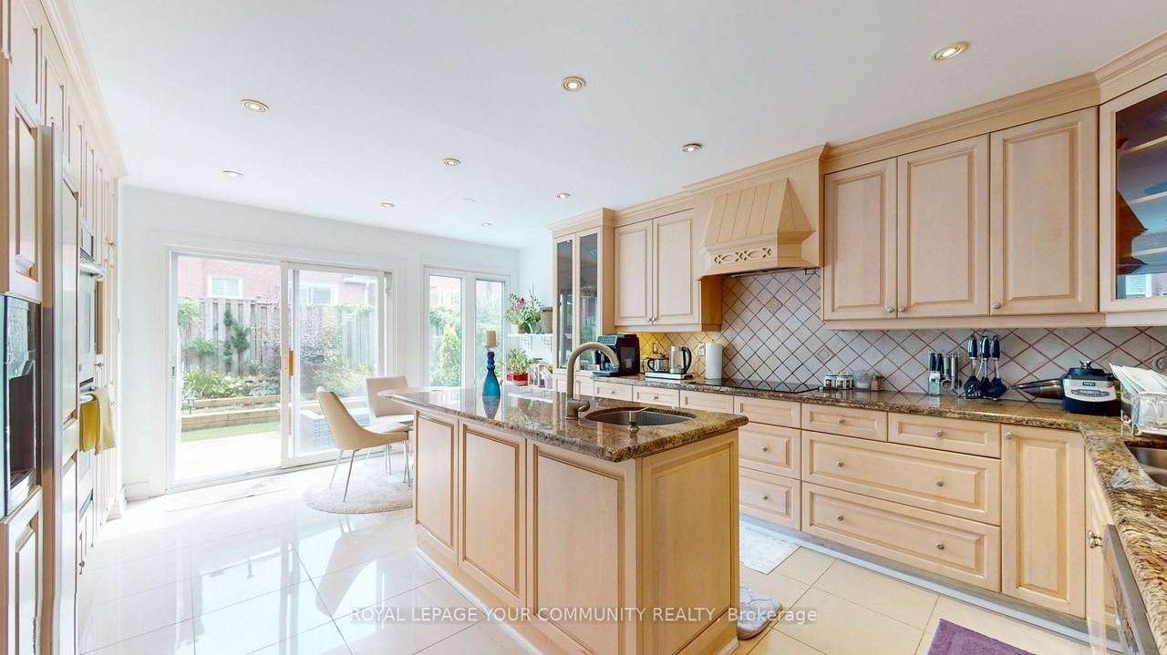 257 Spring Gate Boulevard - Photo 5 of 19