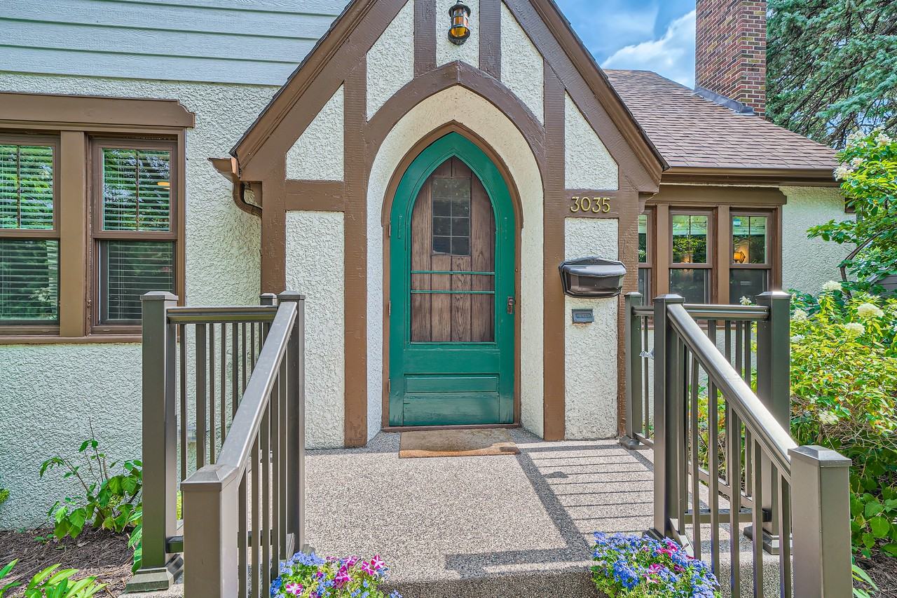 3035 Salem Avenue South - Photo 3 of 15