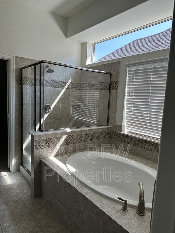 6804 Denali Dr - Photo 3 of 31