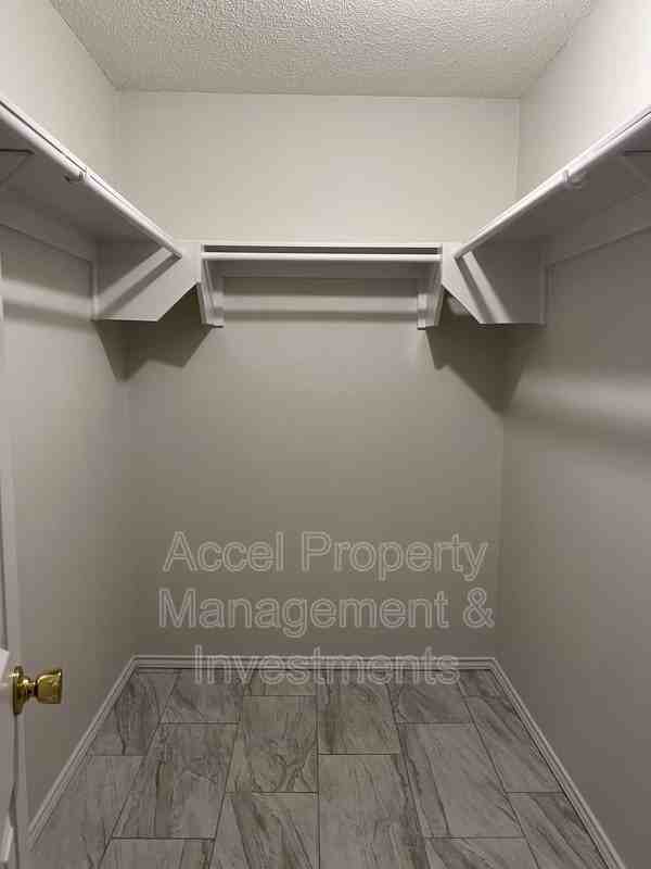 5408 N 35th St - Photo 7 of 15