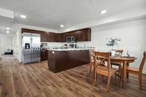 featured image of 456 W Main St