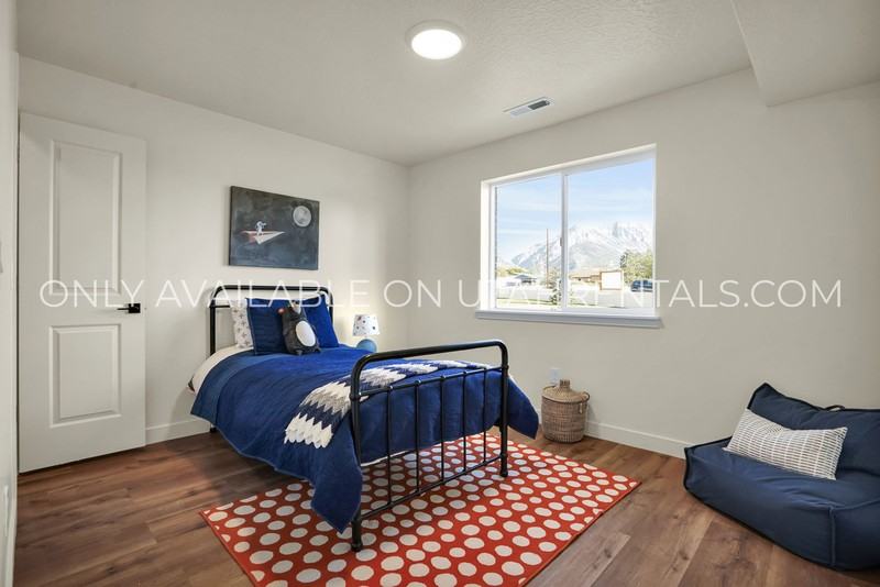 456 W Main St - Photo 6 of 33