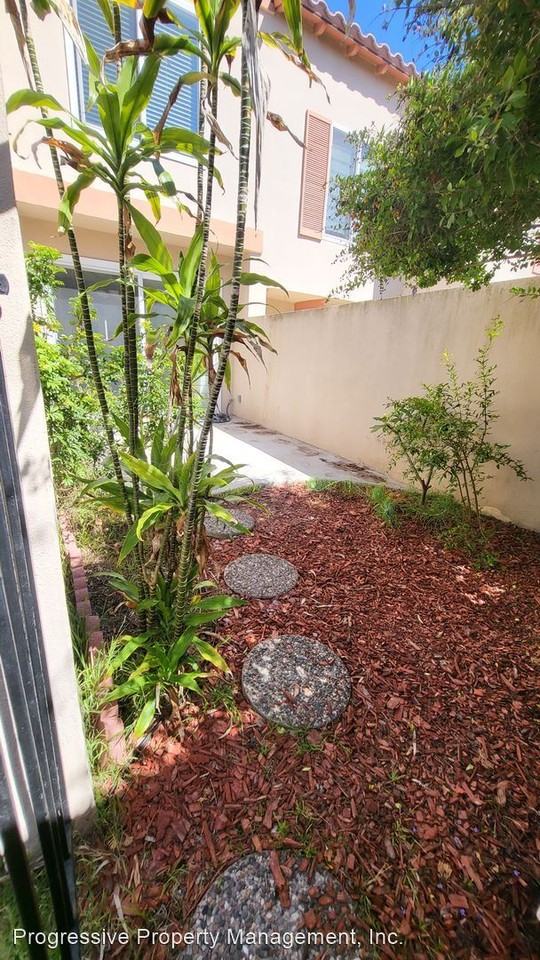 3462 Del Amo Blvd - Photo 3 of 16