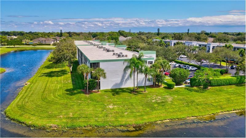 15365 Lakes Of Delray Blvd #303 - Photo 3 of 35