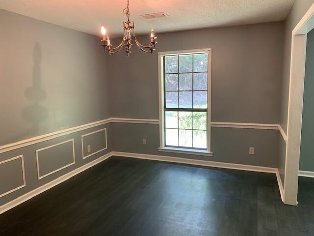 631 Westcott Dr - Photo 3 of 27