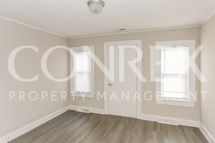 523 Engleside St - Photo 3 of 11