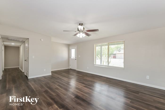 7511 E Toronto St - Photo 2 of 15