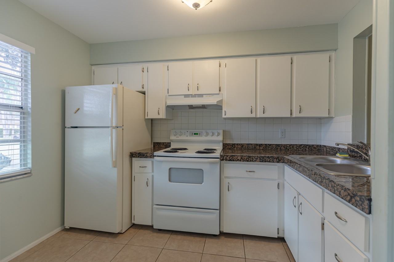 11511 113th St #4F - Photo 3 of 13
