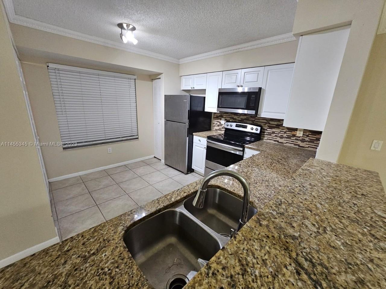 2831 Saranac Ave #NA - Photo 3 of 6