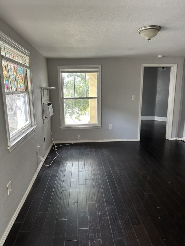 1111 E Central Blvd #3 - Photo 3 of 11