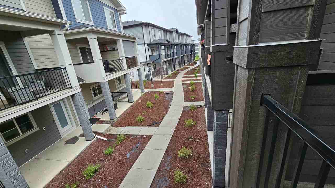 #510 95 Skyview Close - Photo 2 of 33