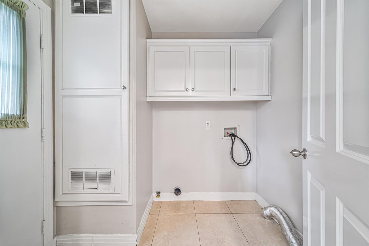 1223 S Alta Vista Ave #1 - Photo 6 of 15