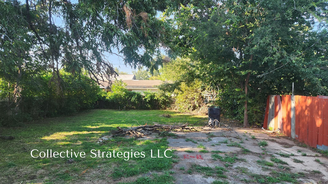 1043 Southwest 25th Street #2 - Photo 7 of 8