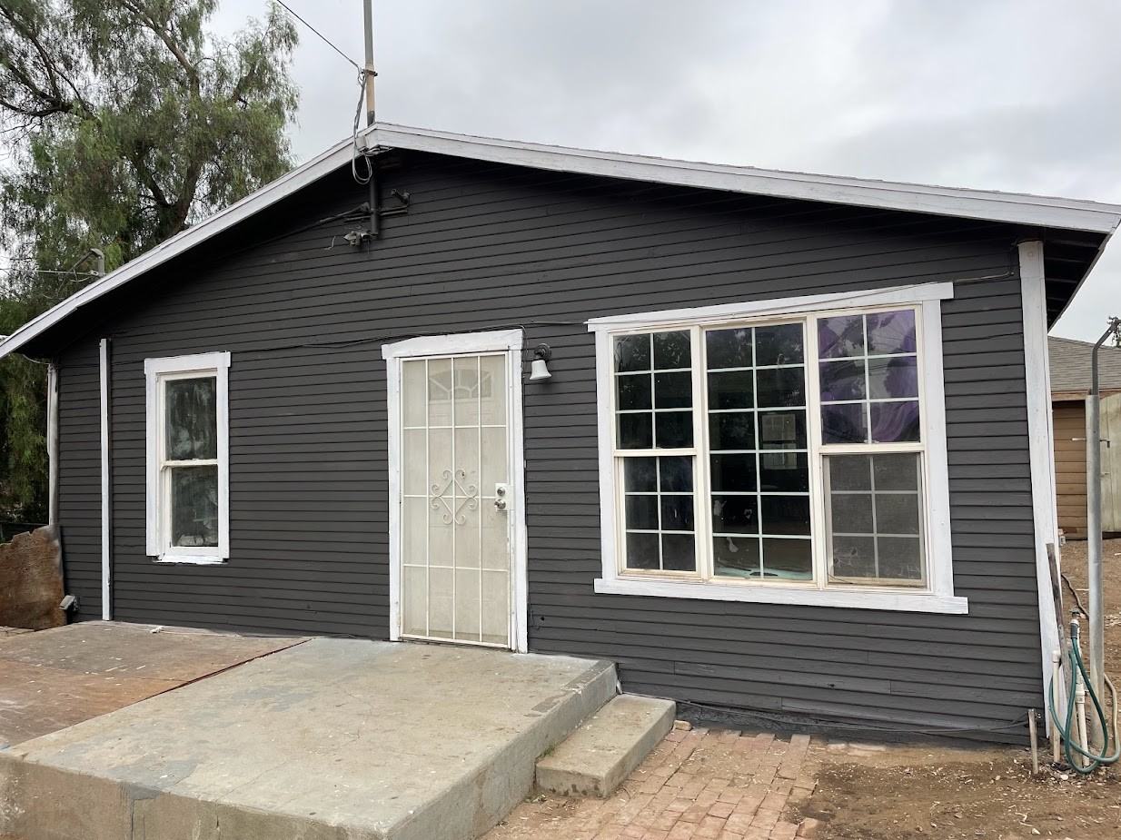 11125 Holmes Ave Frnt #1 - Photo 2 of 6