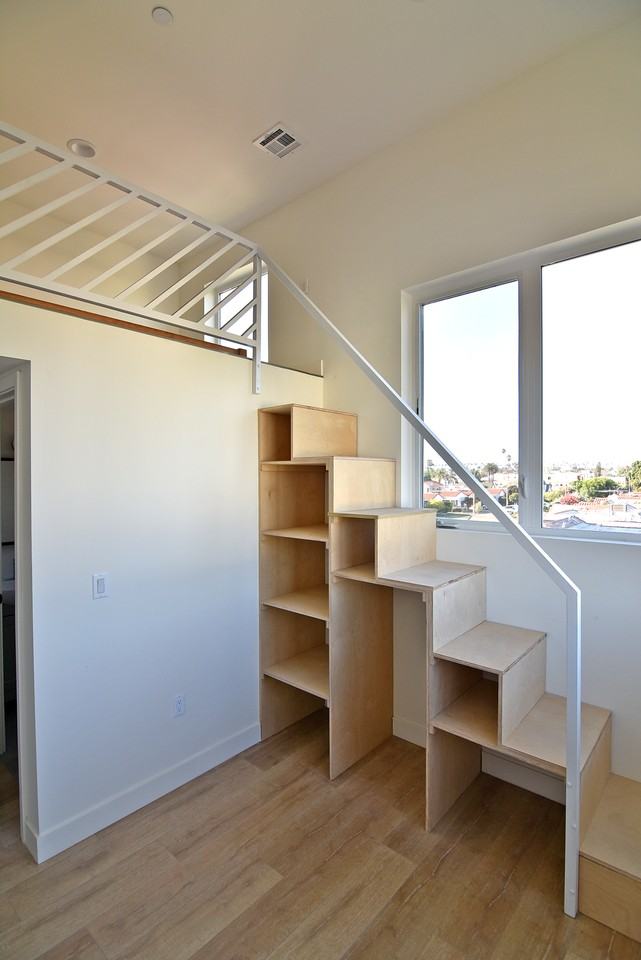 2958 S Victoria Ave #B3F - Photo 4 of 8