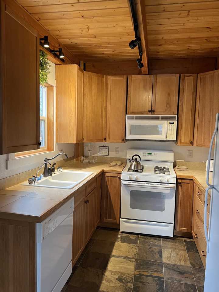 2330 N Cotswald Cir - Photo 4 of 18