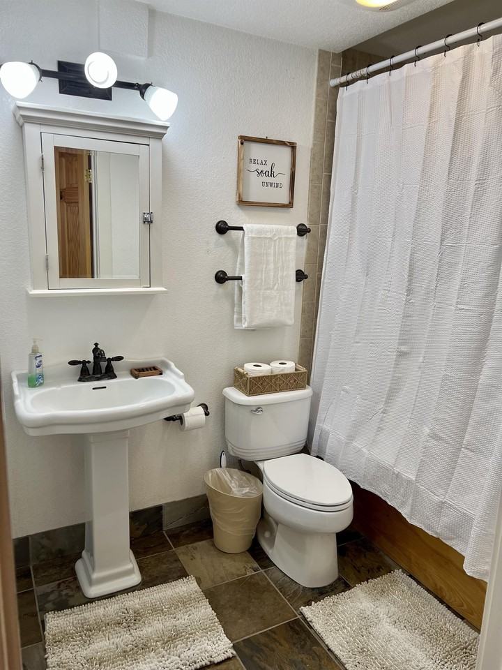 2330 N Cotswald Cir - Photo 5 of 18