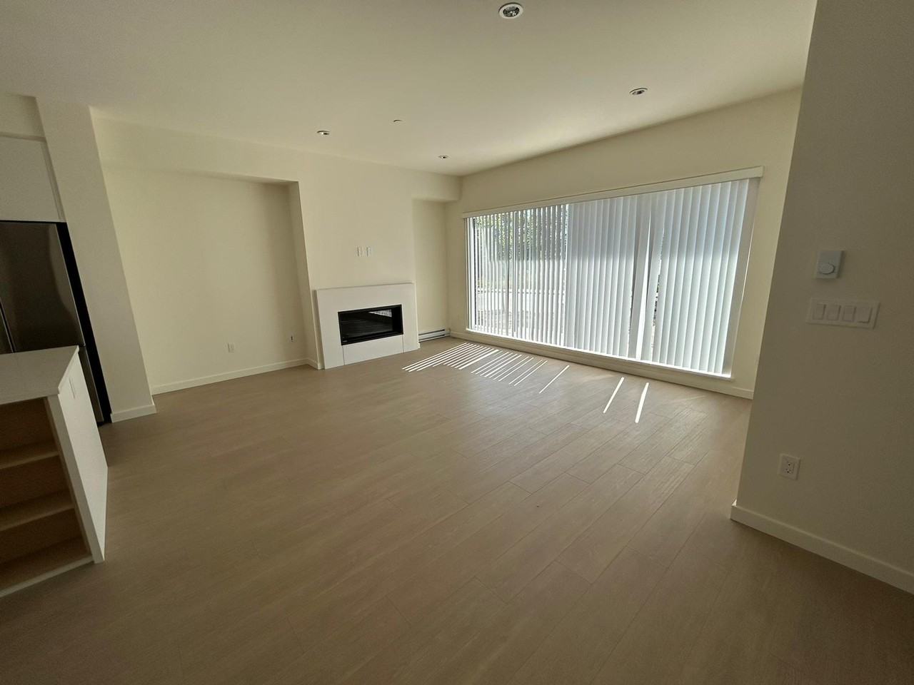 629 S Dyke Rd - Photo 2 of 11