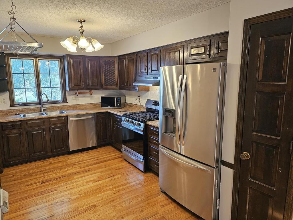 1206 Ne 76th St - Photo 2 of 22