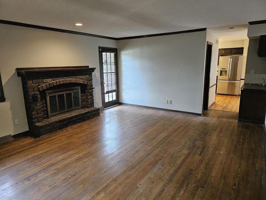 1206 Ne 76th St - Photo 3 of 22