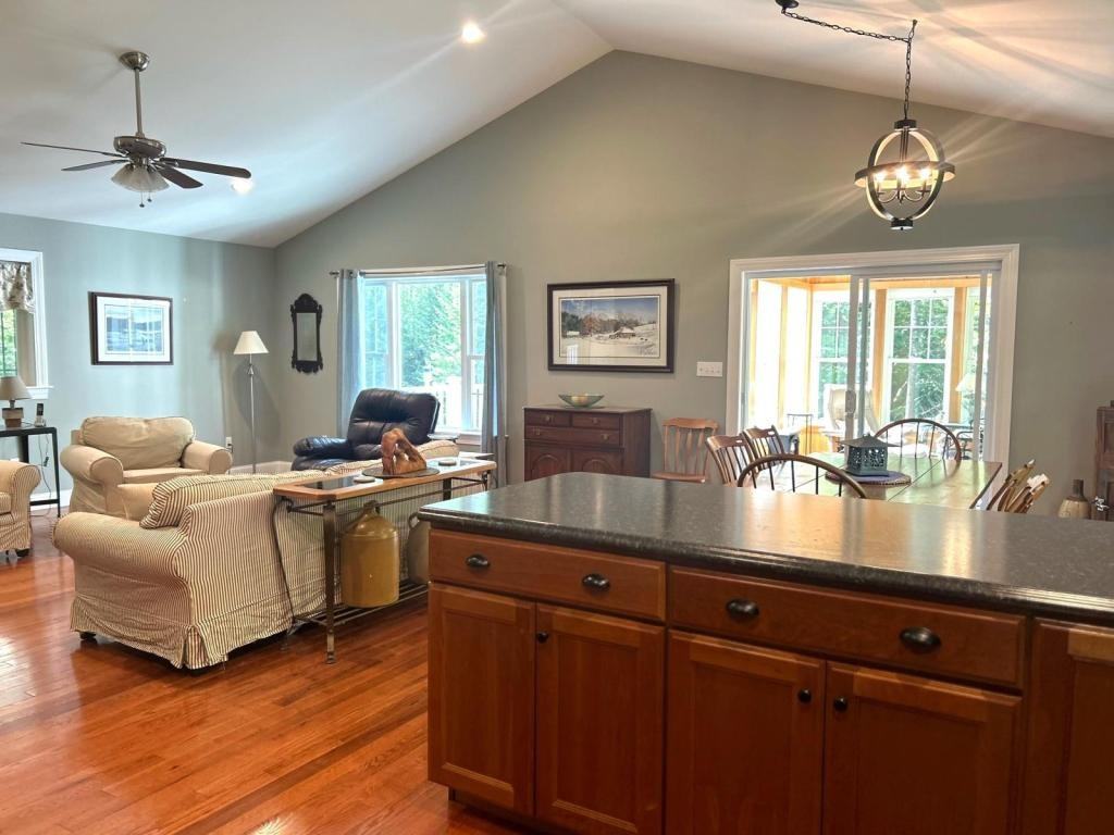 148 Dow Rd - Photo 3 of 21