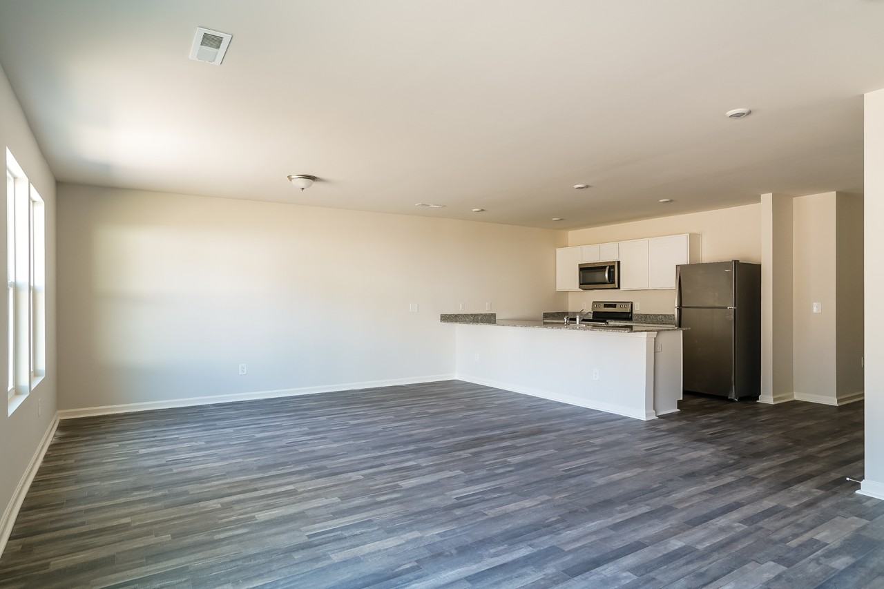 694 Hadley Ct Se - Photo 2 of 27