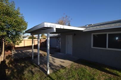 400 Loretto Dr - Photo 3 of 12