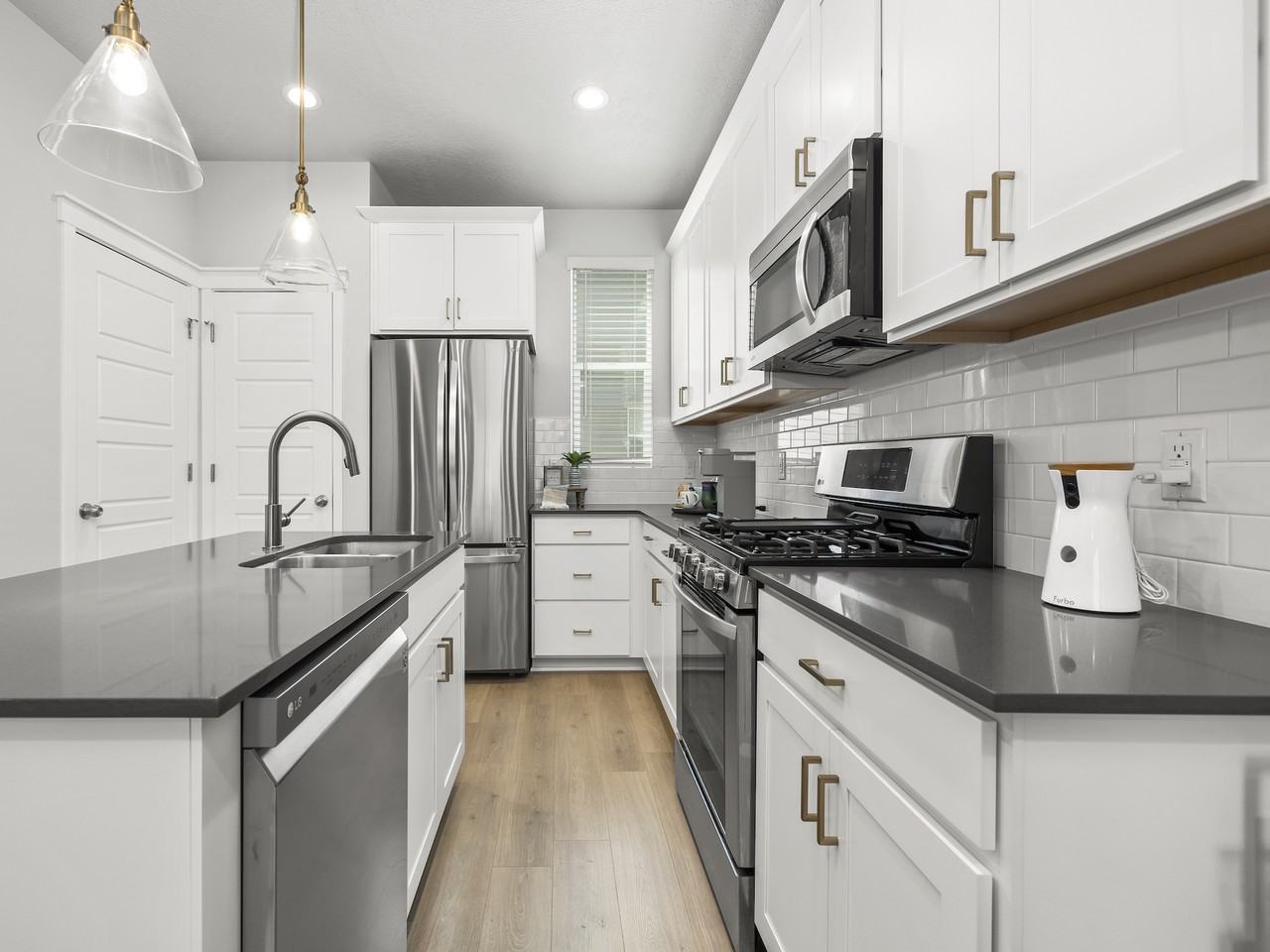 2140 N 725 W - Photo 3 of 18