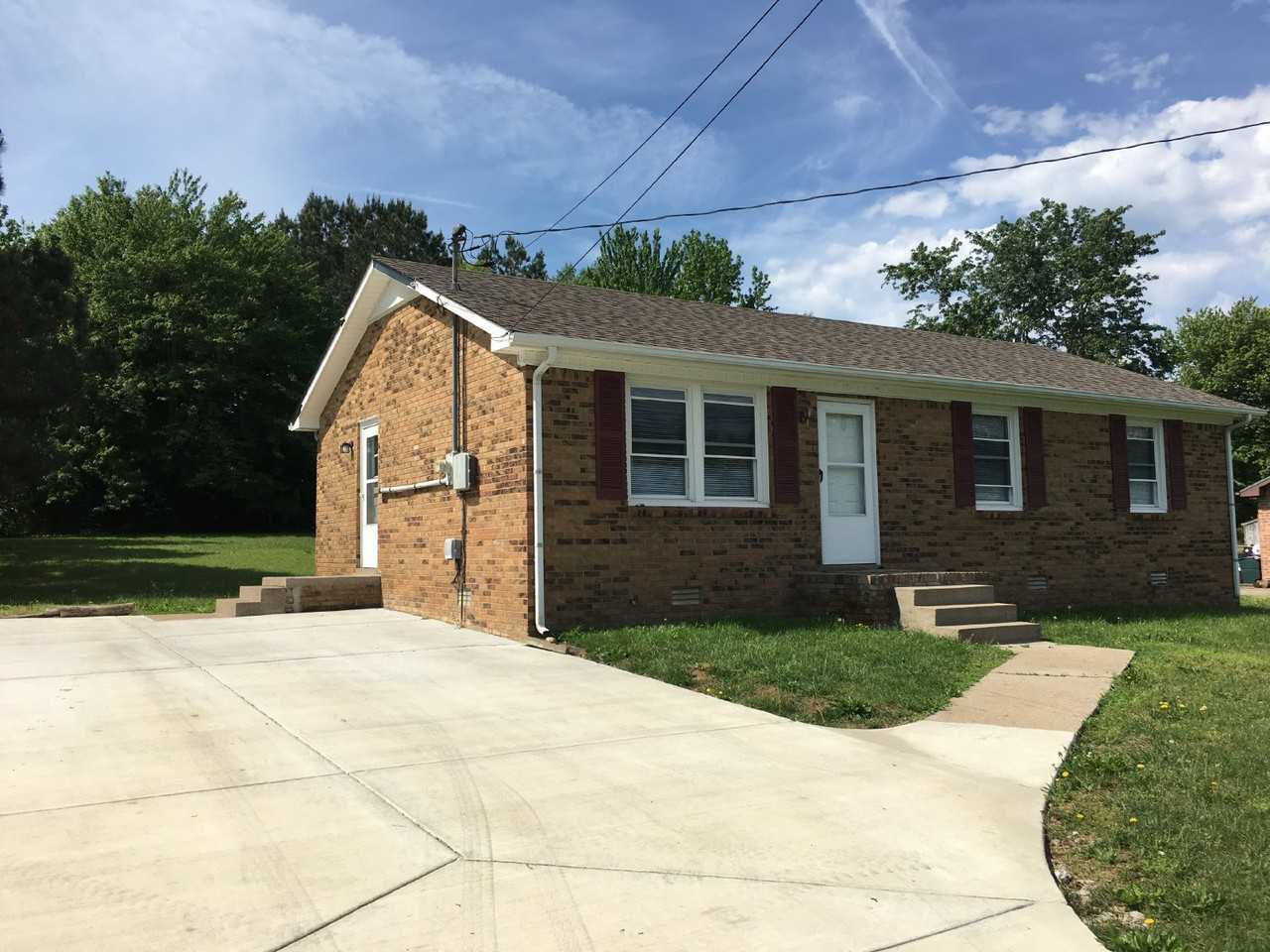 708 Welsey Dr - Photo 2 of 10