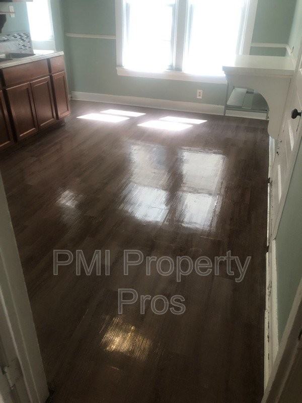 803 S 32nd St Lowr Front - Photo 2 of 5