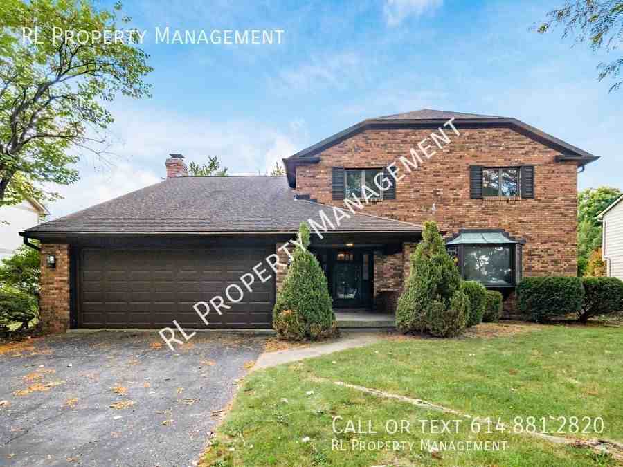 2274 Collins Dr - Photo 2 of 50