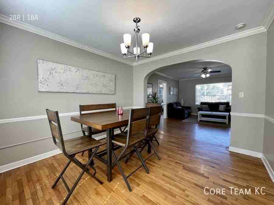 1107 W 45th St #1107-4 - Photo 3 of 12