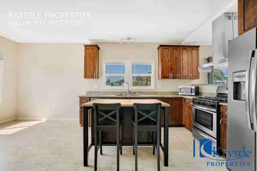 1203 York St - Photo 3 of 14