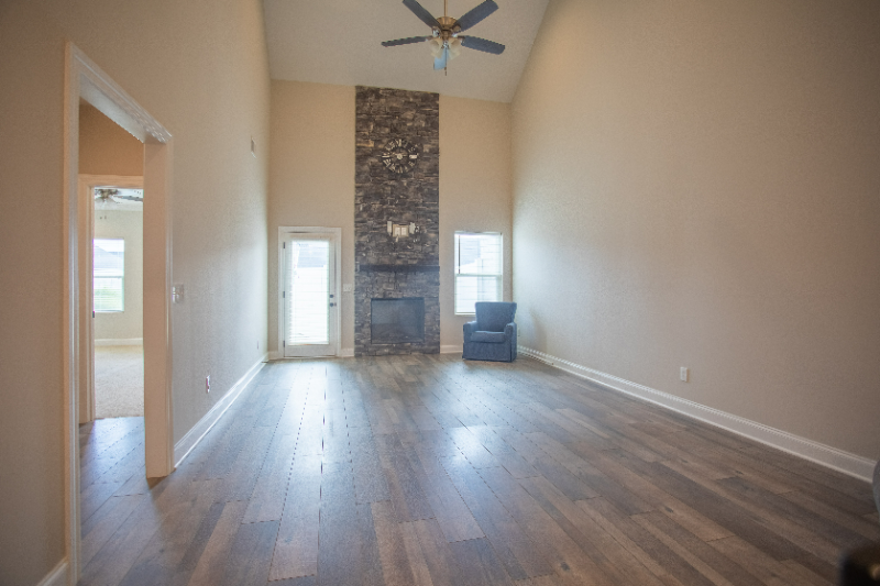 3436 Pershing Dr - Photo 4 of 20