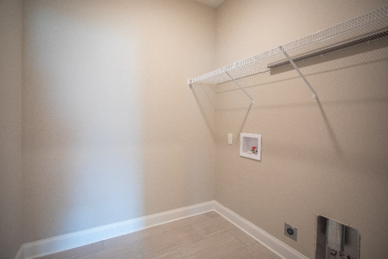 3436 Pershing Dr - Photo 7 of 20