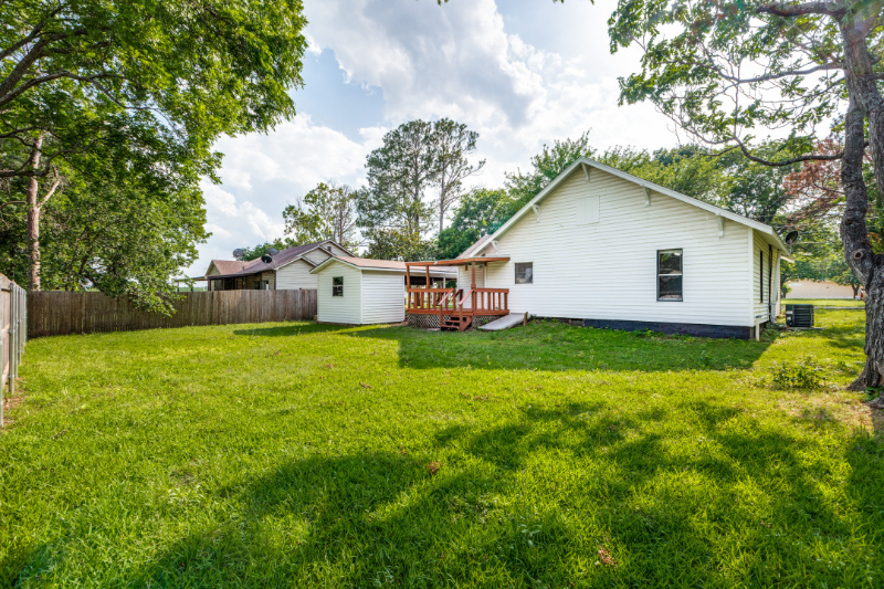 909 N Anna St - Photo 6 of 11